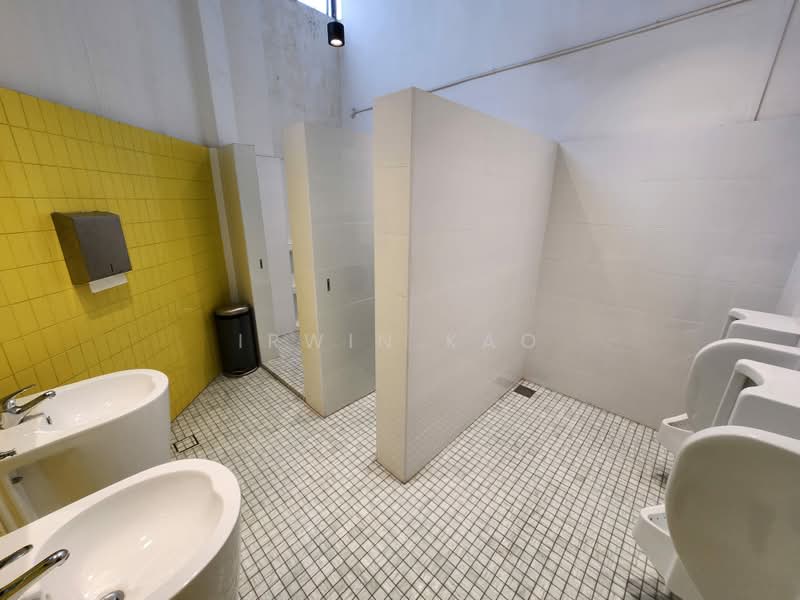 Halcyon 1, 39A Jalan Pemimpin, Ang Mo Kio / Bishan / Thomson, 2,587 sqft, Light Industrial (B1) For Rent, by Irwin Kao, 500144898 - Bathroom - CommercialGuru.com.sg