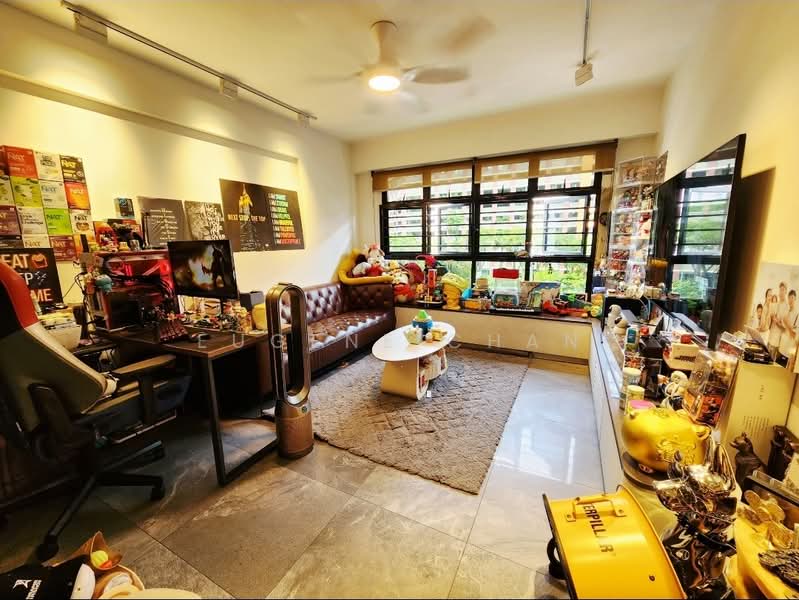 601A Tampines Avenue 9, 601A Tampines Avenue 9, 3 Bedrooms, 990 sqft, HDB Flat For Sale, by Eugene Chan, 500144906 - Living Room - PropertyGuru.com.sg