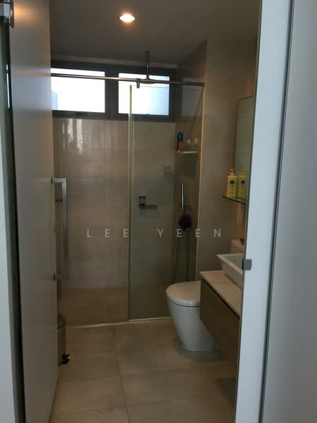 Soleil @ Sinaran, 2 Sinaran Drive, 2 Bedrooms, 958 sqft, Condominium For Sale, by Lee Yeen, 500144917 - Bathroom - PropertyGuru.com.sg