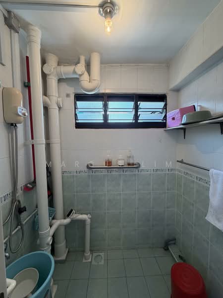 46 Marine Crescent, 46 Marine Crescent, 3 Bedrooms, 818 sqft, HDB Flat For Rent, by Marcus Lim, 500144923 - Bathroom - PropertyGuru.com.sg