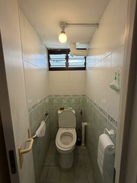 46 Marine Crescent, 46 Marine Crescent, 3 Bedrooms, 818 sqft, HDB Flat For Rent, by Marcus Lim, 500144923 - Bathroom - PropertyGuru.com.sg