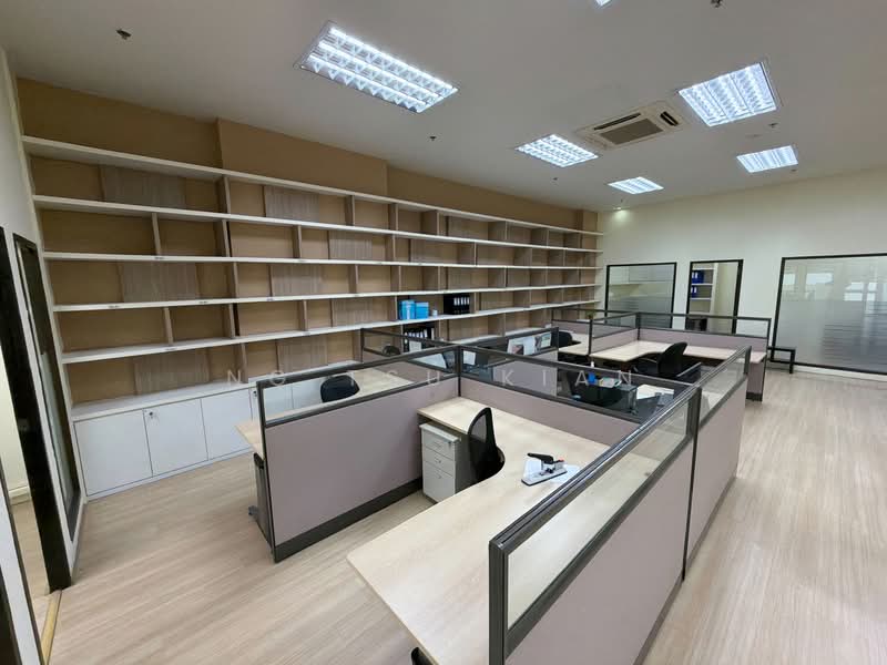 Unity Centre, 51 Bukit Batok Crescent, 2,024 sqft, Light Industrial (B1) For Sale, by Ng Tsu Kian, 500144929 - Main open workspace - CommercialGuru.com.sg