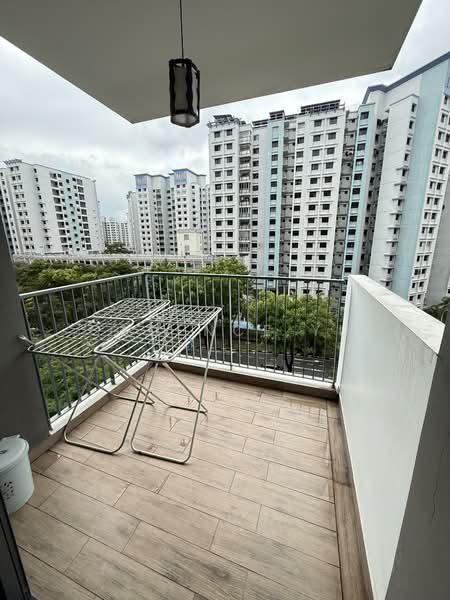 La Fiesta, Sengkang Square, 1 Bedroom, 452 sqft, Condominium For Rent, by Cadence Yu, 500144949 - Balcony - PropertyGuru.com.sg