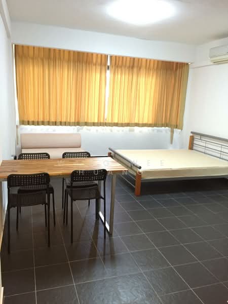 Novena Hill, 49 Jalan Novena, Studio, 300 sqft, Walk-up Apartment For Rent, by Wang Wee Huang, 500144951 - Queen bed, dining table - PropertyGuru.com.sg