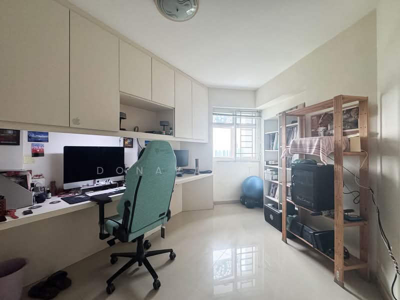 395 Bukit Batok West Avenue 5, 395 Bukit Batok West Avenue 5, 3 Bedrooms, 969 sqft, HDB Flat For Sale, by Donavan Tan, 500144975 - Common Bedroom 1 - PropertyGuru.com.sg