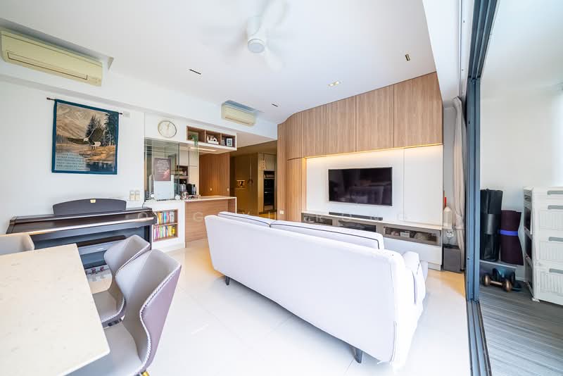 Coco Palms, 23 Pasir Ris Grove, 4 Bedrooms, 1,259 sqft, Condominium For Sale, by Ong Yu Rong, 500144981 - Living Room - PropertyGuru.com.sg