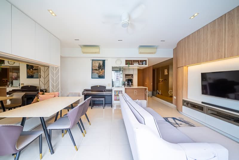 Coco Palms, 23 Pasir Ris Grove, 4 Bedrooms, 1,259 sqft, Condominium For Sale, by Ong Yu Rong, 500144981 - Living Room - PropertyGuru.com.sg