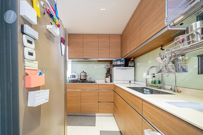 Coco Palms, 23 Pasir Ris Grove, 4 Bedrooms, 1,259 sqft, Condominium For Sale, by Ong Yu Rong, 500144981 - Kitchen - PropertyGuru.com.sg