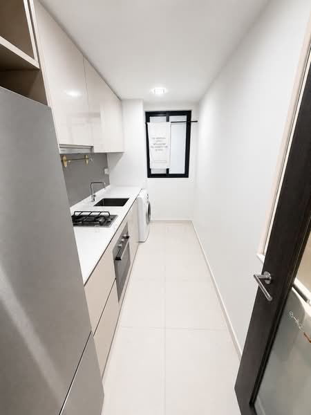 Lake Grande, 2 Jurong Lake Link, 2 Bedrooms, 753 sqft, Condominium For Rent, by Ben Lim, 500144991 - Kitchen - PropertyGuru.com.sg