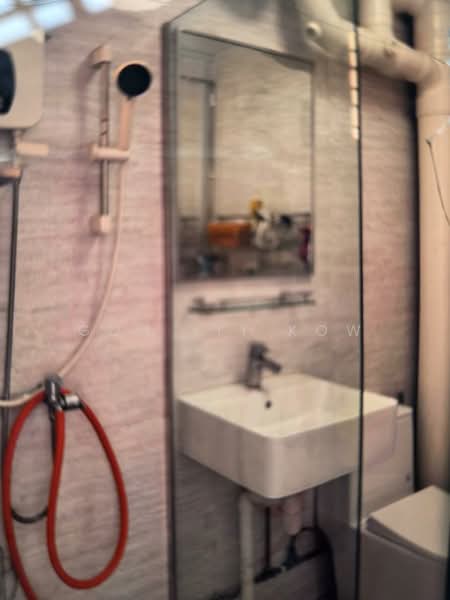 361 Bukit Batok Street 31, 361 Bukit Batok Street 31, Room Rental, 100 sqft, HDB Flat For Rent, by Goh Yit Kow, 500144994 - Bathroom - PropertyGuru.com.sg