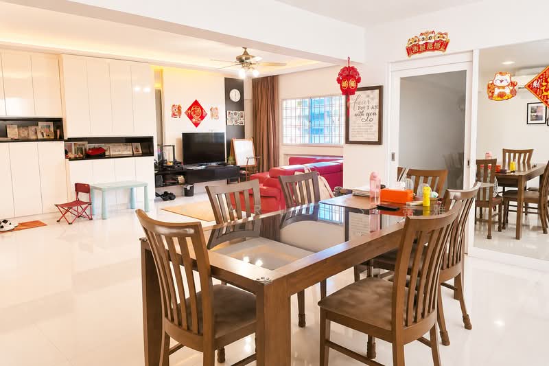 552 Jurong West Street 42, 552 Jurong West Street 42, 4 Bedrooms, 1,442 sqft, HDB Flat For Sale, by Thila Arudas 蒂雅, 500144998 - Living Room - PropertyGuru.com.sg