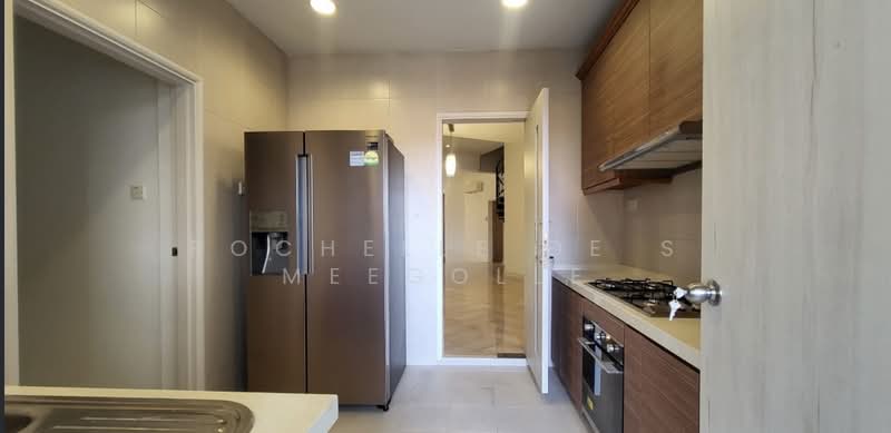 Orange Regency, 101 Fernhill Road, 3 Bedrooms, 2,422 sqft, Apartment For Rent, by Rochelle De S Meegolle, 500145009 - PropertyGuru.com.sg