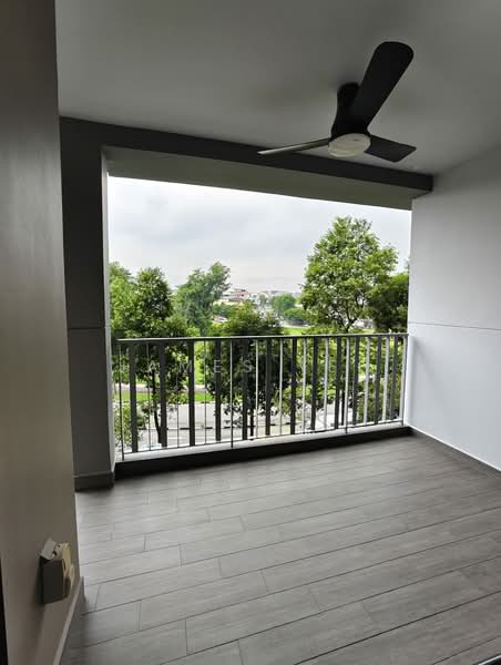 The Brownstone, 152 Canberra Drive, 3 Bedrooms, 936 sqft, Executive Condominium For Sale, by James Yeo, 500145012 - Balcony - PropertyGuru.com.sg