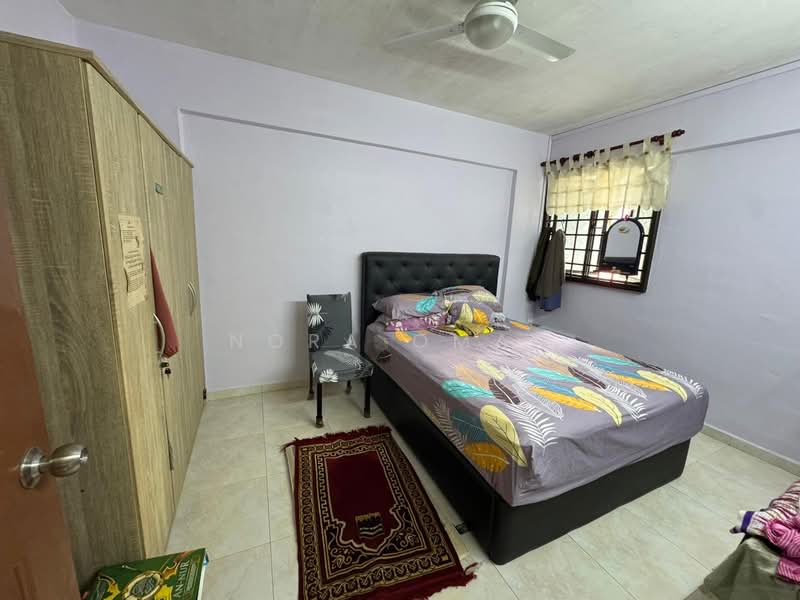 172 Ang Mo Kio Avenue 4, 172 Ang Mo Kio Avenue 4, 2 Bedrooms, 64 sqft, HDB Flat For Sale, by Nora Omar, 500145027 - Bedroom - PropertyGuru.com.sg
