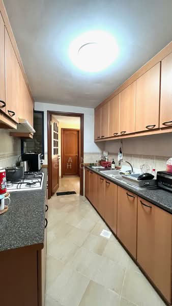 Westcove Condo, 12 West Coast Crescent, 2 Bedrooms, 1,087 sqft, Condominium For Sale, by Danny Chong, 500145035 - Kitchen - PropertyGuru.com.sg
