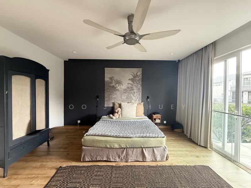 Serangoon Garden Estate, Berwick Drive, 5 Bedrooms, 2,800 sqft, Semi-Detached House For Rent, by Foo Jen Huey, 500145058 - Bedroom - PropertyGuru.com.sg