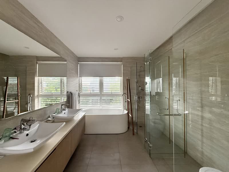 Serangoon Garden Estate, Berwick Drive, 5 Bedrooms, 2,800 sqft, Semi-Detached House For Rent, by Foo Jen Huey, 500145058 - Bathroom - PropertyGuru.com.sg