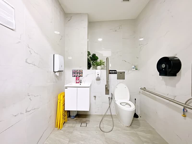 Conservation Shophouse along Syed Alwi Road, Syed Alwi Road, 2,440 sqft, Shop / Shophouse For Rent, by Evyn Xu, 500145059 - Level 1 - Washroom - CommercialGuru.com.sg