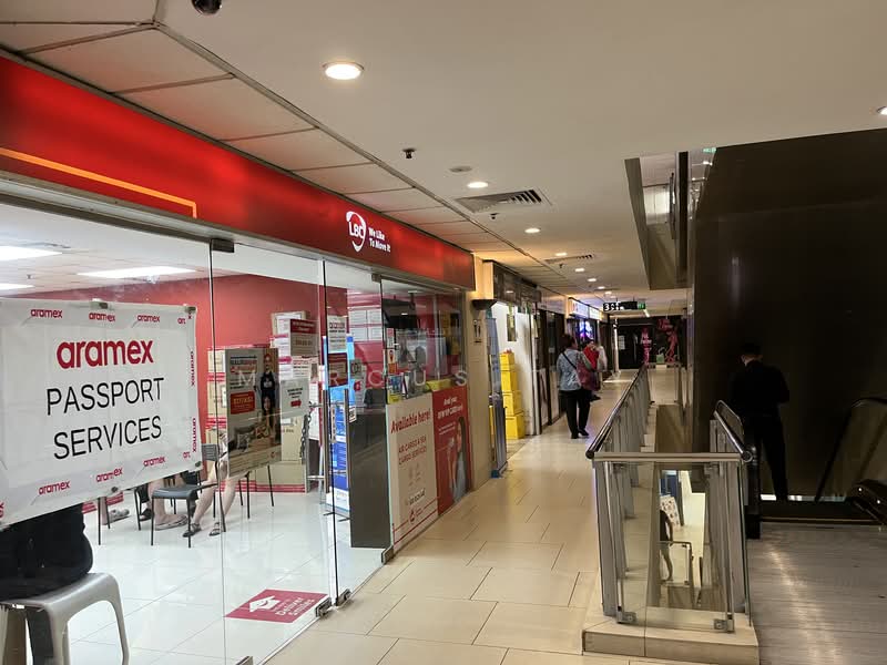 Lucky Plaza, 304 Orchard Road, 398 sqft, Mall Shop For Rent, by Marcus Tay, 500145064 - Corridor - CommercialGuru.com.sg