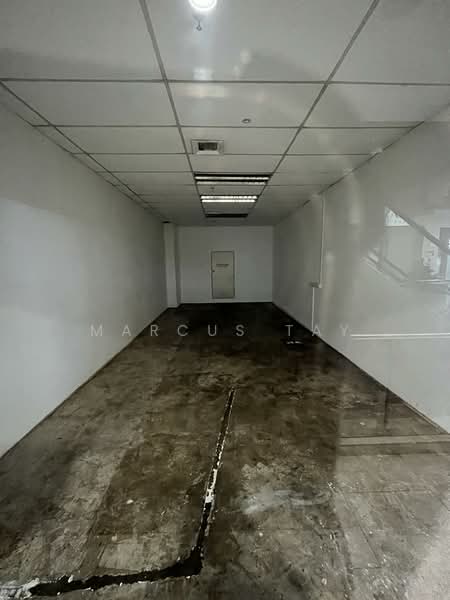 Lucky Plaza, 304 Orchard Road, 398 sqft, Mall Shop For Rent, by Marcus Tay, 500145064 - Interior - CommercialGuru.com.sg