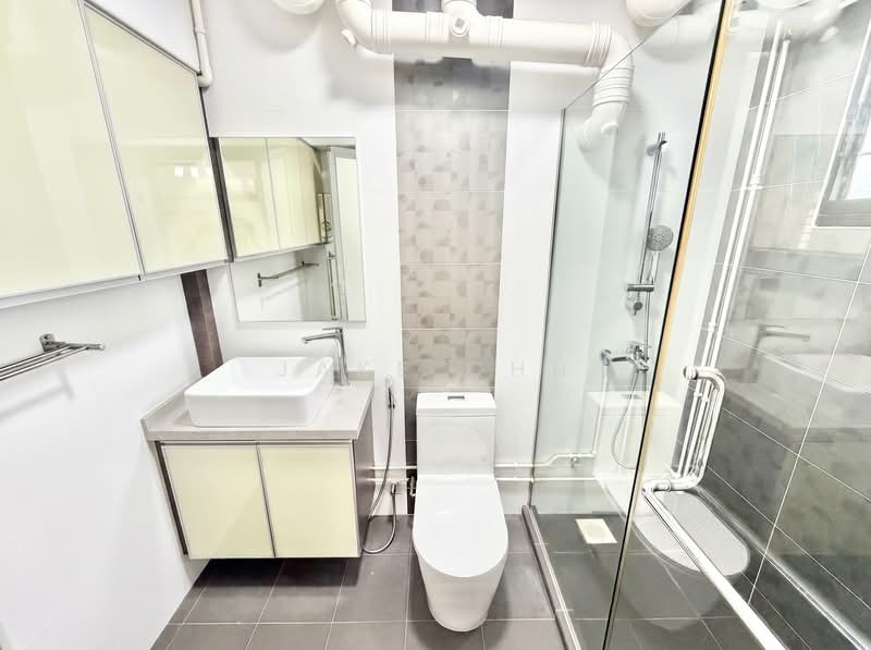 688A Choa Chu Kang Drive, 688A Choa Chu Kang Drive, Room Rental, 100 sqft, HDB Flat For Rent, by Jake Chu, 500145065 - Master Bathroom - PropertyGuru.com.sg