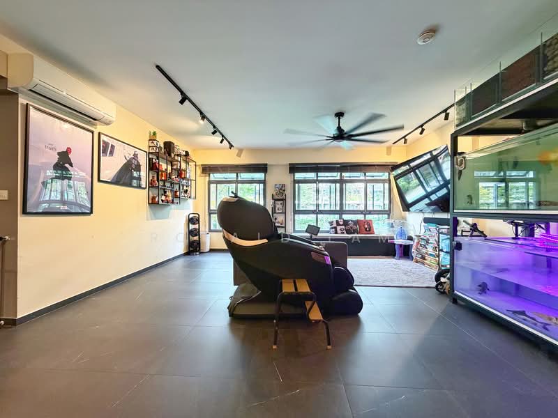 620A Tampines Street 61, 620A Tampines Street 61, 3 Bedrooms, 1,216 sqft, HDB Flat For Sale, by Ronald Lam, 500145072 - Living Room - PropertyGuru.com.sg