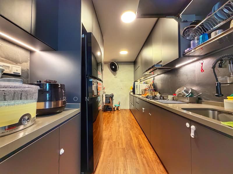 620A Tampines Street 61, 620A Tampines Street 61, 3 Bedrooms, 1,216 sqft, HDB Flat For Sale, by Ronald Lam, 500145072 - Kitchen - PropertyGuru.com.sg