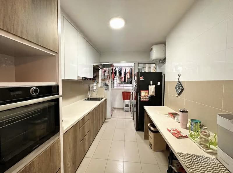 453B Bukit Batok West Avenue 6, 453B Bukit Batok West Avenue 6, 3 Bedrooms, 1,001 sqft, HDB Flat For Sale, by John Lee, 500145101 - Kitchen - PropertyGuru.com.sg
