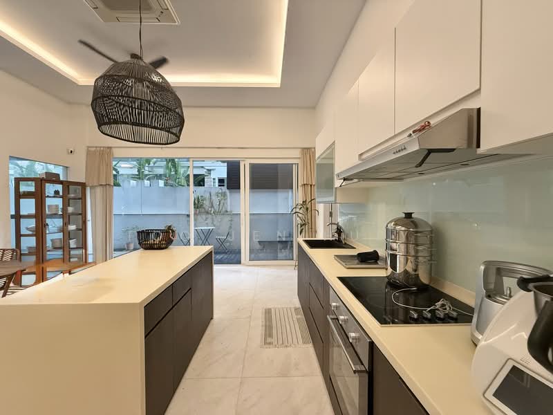 Bloxhome Drive,Bodmin Drive,Borthwick Drive, Bloxhome Drive,Bodmin Drive,Borthwick Drive, 5 Bedrooms, 2,800 sqft, Semi-Detached House For Rent, by Foo Jen Huey, 500145110 - Kitchen - PropertyGuru.com.sg