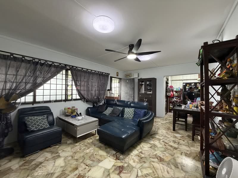 185A Rivervale Crescent, 185A Rivervale Crescent, 3 Bedrooms, 980 sqft, HDB Flat For Sale, by Brian Hafiz Koh, 500145125 - Living Room - PropertyGuru.com.sg