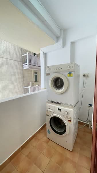 Emerald Garden, 33 Club Street, 2 Bedrooms, 936 sqft, Condominium For Rent, by Victor Ong, 500145148 - Balcony - PropertyGuru.com.sg