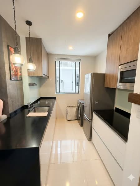 The Palette, 103 Pasir Ris Grove, 1 Bedroom, 700 sqft, Condominium For Sale, by Eric Toh, 500145151 - Kitchen - PropertyGuru.com.sg