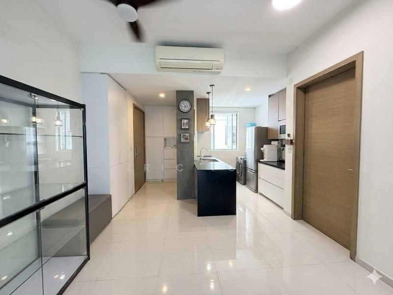 The Palette, 103 Pasir Ris Grove, 1 Bedroom, 700 sqft, Condominium For Sale, by Eric Toh, 500145151 - Kitchen - PropertyGuru.com.sg