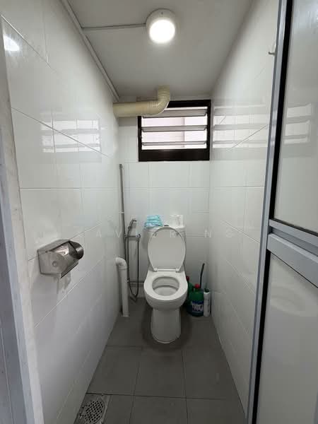 67 Kallang Bahru, 67 Kallang Bahru, 2 Bedrooms, 800 sqft, HDB Flat For Rent, by Xavier Ng, 500145157 - Bathroom - PropertyGuru.com.sg