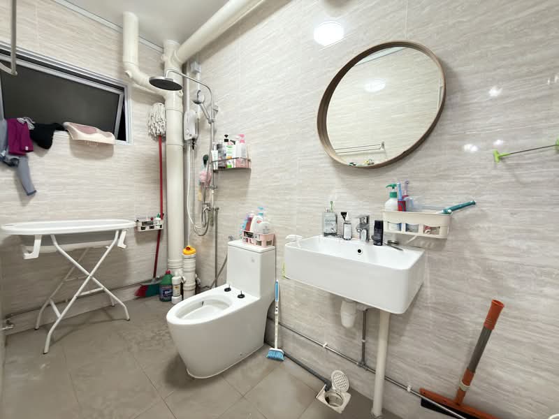 940 Tampines Avenue 5, 940 Tampines Avenue 5, 4 Bedrooms, 1,572 sqft, HDB Flat For Sale, by Sam Lim, 500145175 - Bathroom - PropertyGuru.com.sg