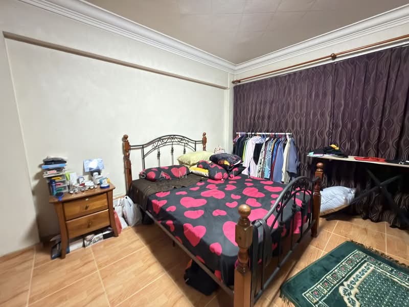 940 Tampines Avenue 5, 940 Tampines Avenue 5, 4 Bedrooms, 1,572 sqft, HDB Flat For Sale, by Sam Lim, 500145175 - Bedroom - PropertyGuru.com.sg