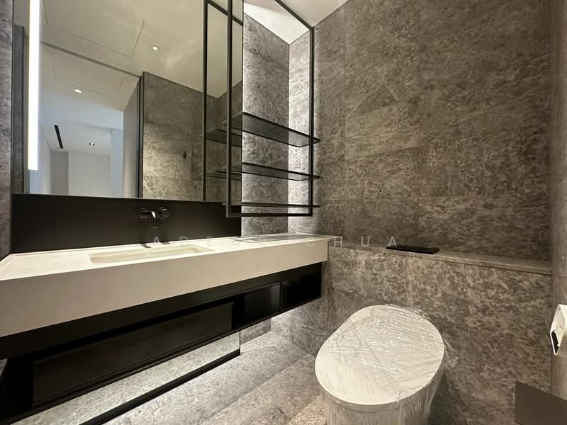 Cuscaden Reserve, 8 Cuscaden Road, 1 Bedroom, 700 sqft, Condominium For Rent, by Adear Chua, 500145181 - Bathroom - PropertyGuru.com.sg