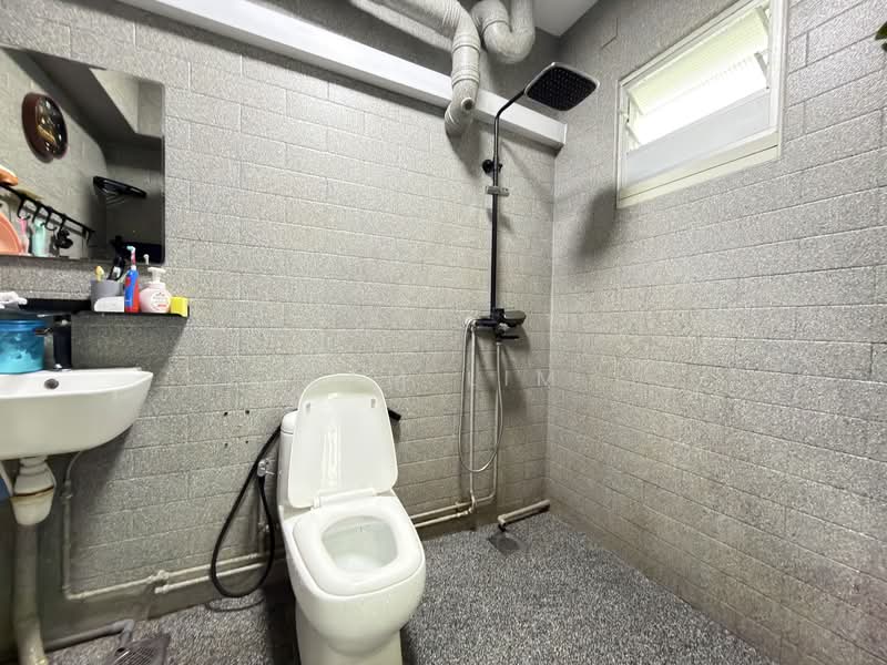 109A Edgedale Plains, 109A Edgedale Plains, 3 Bedrooms, 1,184 sqft, HDB Flat For Sale, by Sam Lim, 500145187 - Bathroom - PropertyGuru.com.sg
