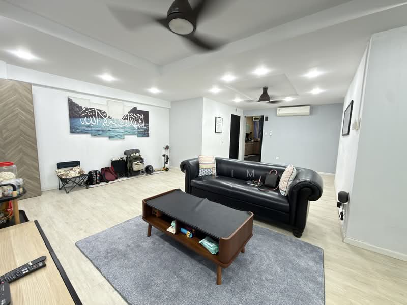 109A Edgedale Plains, 109A Edgedale Plains, 3 Bedrooms, 1,184 sqft, HDB Flat For Sale, by Sam Lim, 500145187 - Living Room - PropertyGuru.com.sg