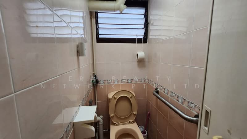 4 Bedok South Avenue 1, 4 Bedok South Avenue 1, 2 Bedrooms, 700 sqft, HDB Flat For Sale, by MARTIN, 500145189 - PropertyGuru.com.sg