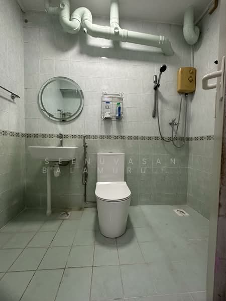131C Kim Tian Road, 131C Kim Tian Road, 3 Bedrooms, 1,184 sqft, HDB Flat For Rent, by Seenuvasan Balamurugan (Bala), 500145211 - Bathroom - PropertyGuru.com.sg
