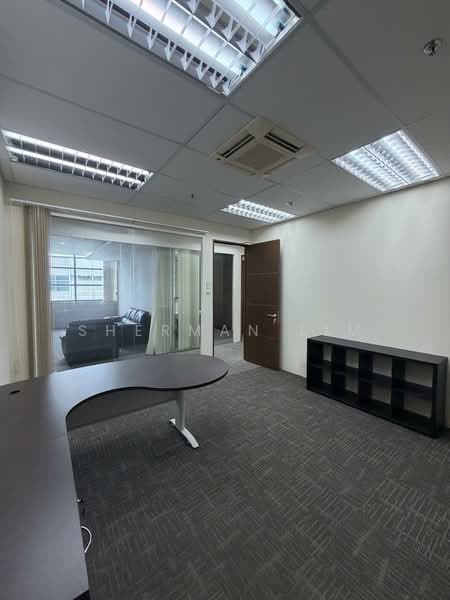 E-Centre @ Redhill, 3791 Jalan Bukit Merah, 1,012 sqft, Light Industrial (B1) For Sale, by Sherman Lim, 500145213 - Director’s Room 2 - CommercialGuru.com.sg