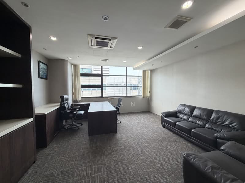 E-Centre @ Redhill, 3791 Jalan Bukit Merah, 1,012 sqft, Light Industrial (B1) For Sale, by Sherman Lim, 500145213 - Director’s Room 1 - CommercialGuru.com.sg