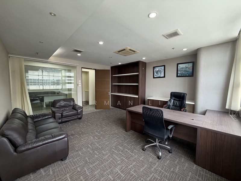 E-Centre @ Redhill, 3791 Jalan Bukit Merah, 1,012 sqft, Light Industrial (B1) For Sale, by Sherman Lim, 500145213 - Director’s Room 1 - CommercialGuru.com.sg