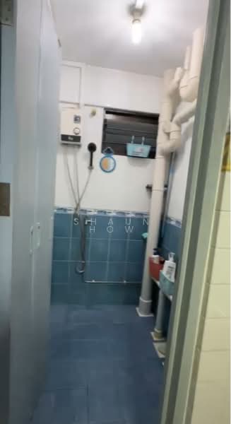 72 Geylang Bahru, 72 Geylang Bahru, 2 Bedrooms, 635 sqft, HDB Flat For Rent, by Shaun How, 500145223 - Bathroom - PropertyGuru.com.sg