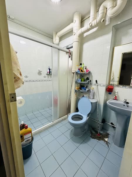 521 Woodlands Drive 14, 521 Woodlands Drive 14, Room Rental, 150 sqft, HDB Flat For Rent, by Bryan Cheng, 500145226 - Bathroom - PropertyGuru.com.sg