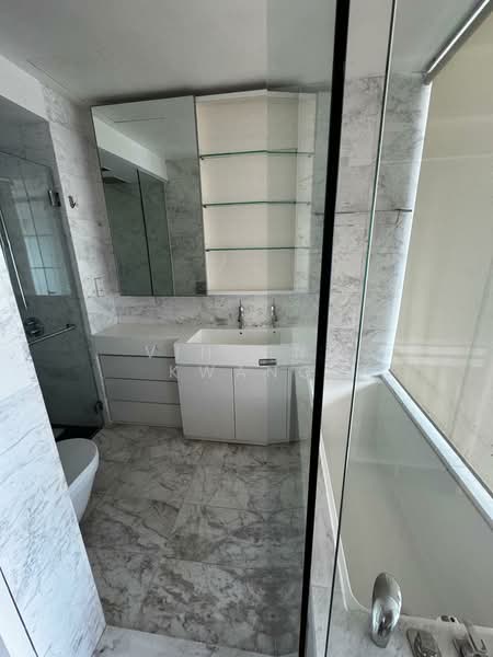 The Azure, 201 Ocean Drive, 4 Bedrooms, 2,271 sqft, Condominium For Rent, by Vincent Kwang, 500145237 - Bathroom - PropertyGuru.com.sg