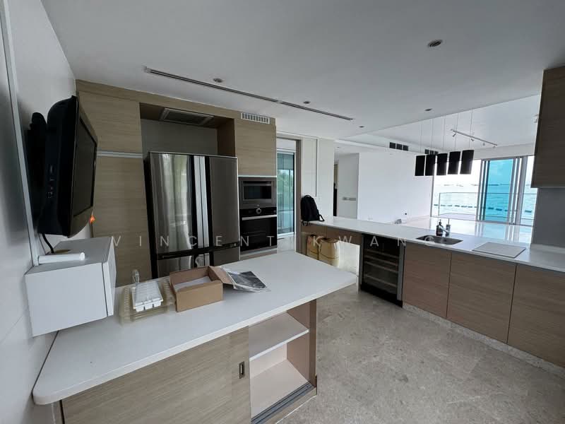 The Azure, 201 Ocean Drive, 4 Bedrooms, 2,271 sqft, Condominium For Rent, by Vincent Kwang, 500145237 - Kitchen - PropertyGuru.com.sg