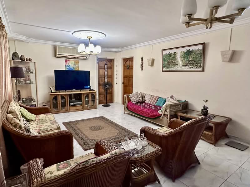 137 Marsiling Road, 137 Marsiling Road, 3 Bedrooms, 1,055 sqft, HDB Flat For Sale, by Eric Ee, 500145243 - Living Room - PropertyGuru.com.sg
