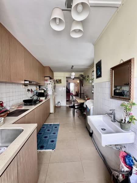 137 Marsiling Road, 137 Marsiling Road, 3 Bedrooms, 1,055 sqft, HDB Flat For Sale, by Eric Ee, 500145243 - Kitchen - PropertyGuru.com.sg